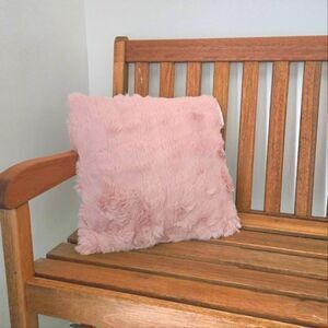 Fur pillow pink